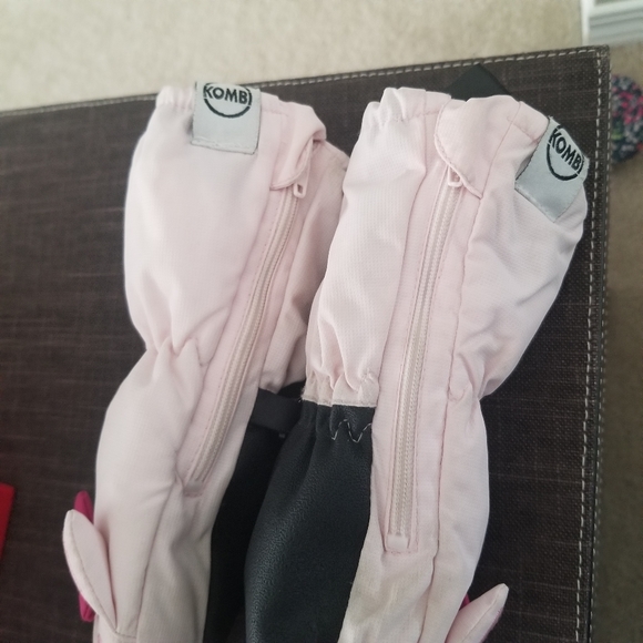 Kombi Cat Toddler 6-12 month zippered gloves - Picture 2 of 2